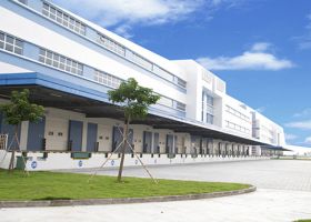 廠房工業(yè)提升門廠家,如何預防空氣當中病毒的濃度？【廣州奇翔】
