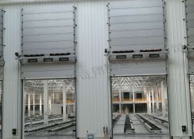廣州工業(yè)門提升門好用嗎？放不防曬？-廣州奇翔