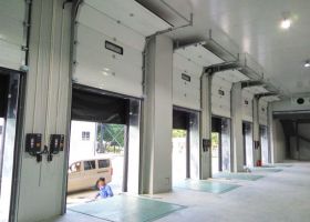 澳門工業(yè)滑升門,車間改造提升企業(yè)形象！-廣州奇翔